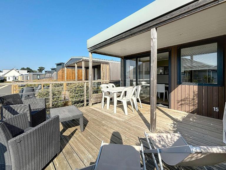 Mobil-home Grand Confort à 200m plage, camping avec piscine, terrasse, WiFi inclus - 4 pers. - FR-1-361A-37 - B&B Jullouville