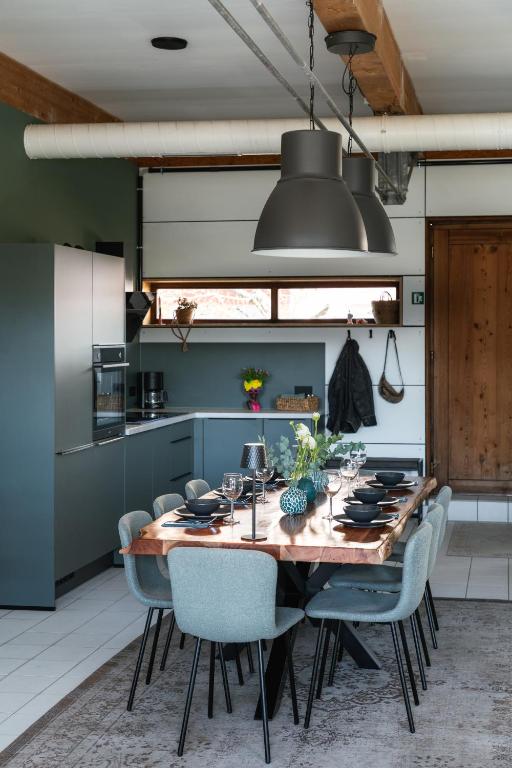 Die Badeanstalt I Loft Nürnberg I 5 Minuten zu Fuß zum kostenlosen Naturbad I Messenähe I Waldnähe - B&B Postbauer-Heng