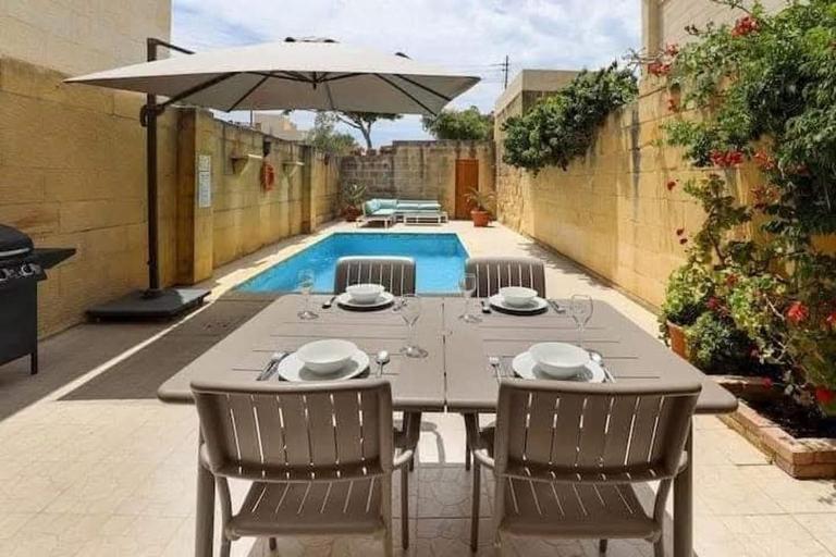 Rustic Farmhouse with Pool - Chambres d'hôtes Xewkija