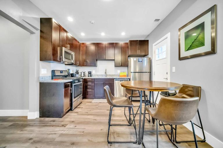 Cle Suites 1BR 1BA 5 min Walk to Cle Clinic #10 - B&B Cleveland