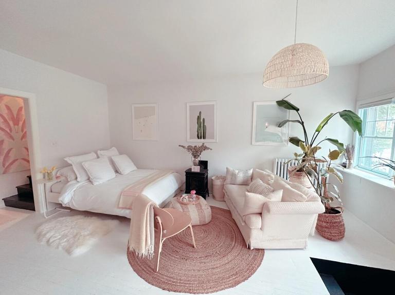 Cozy Coach House - Bed and Breakfast Kitchener