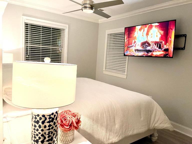 Spacious 2-Bedroom Condo on 43rd Street Easy Access to OC Convention Center! - B&B Ocean City