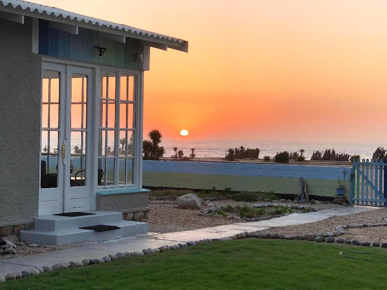 Quaint Seaside Cottage - B&B Swakopmund