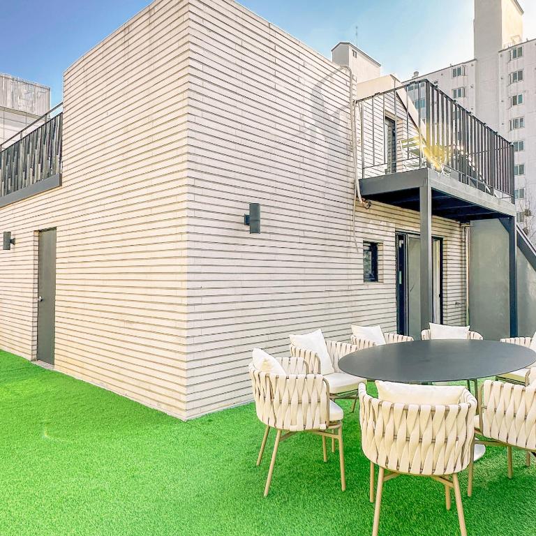 HongDae, 6 ppl, new building, Big terrace - B&B Seoul