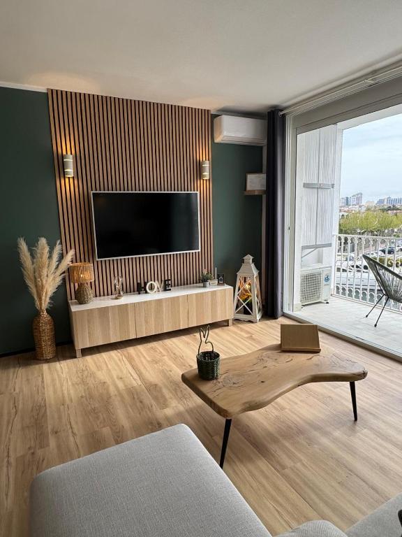 Marina View Empuriabrava - Appartement sud-ouest au canal avec terrasse - Chambres d'hôtes Empuriabrava