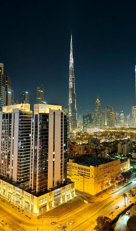 Burj & Beyond - Luxury Stay with Burj Khalifa View - B&B Dubái
