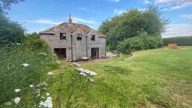 Gorgeous converted barn perfect for families - B&B Nether Stowey