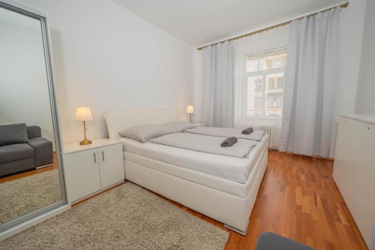 4 Bob's Apartments - 3 bedrooms, King size beds - B&B Prague