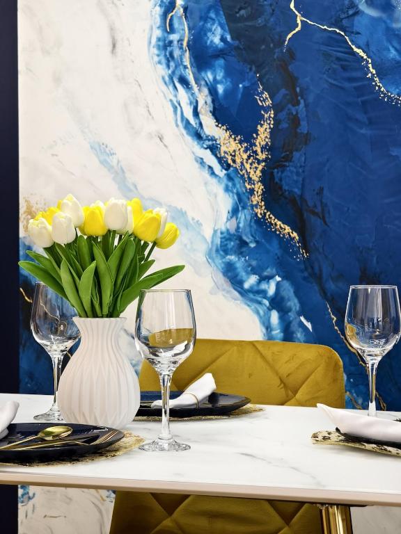 Central ART Deluxe Apartment - Private Parking - B&B Timisoara