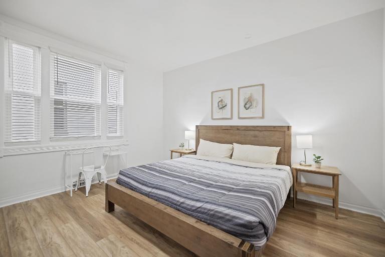 Shadyside, Pittsburgh !C Modern and Bright Private Bedroom with Shared Bathroom - B&B Pittsburgh