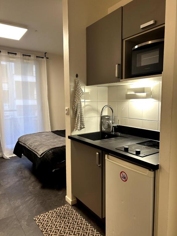 Une pièce Issy-les-Moulineaux - B&B Issy-les-Moulineaux