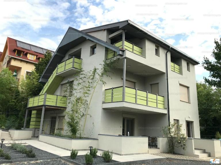 Babérkák Vendégház - B&B Balatonfüred