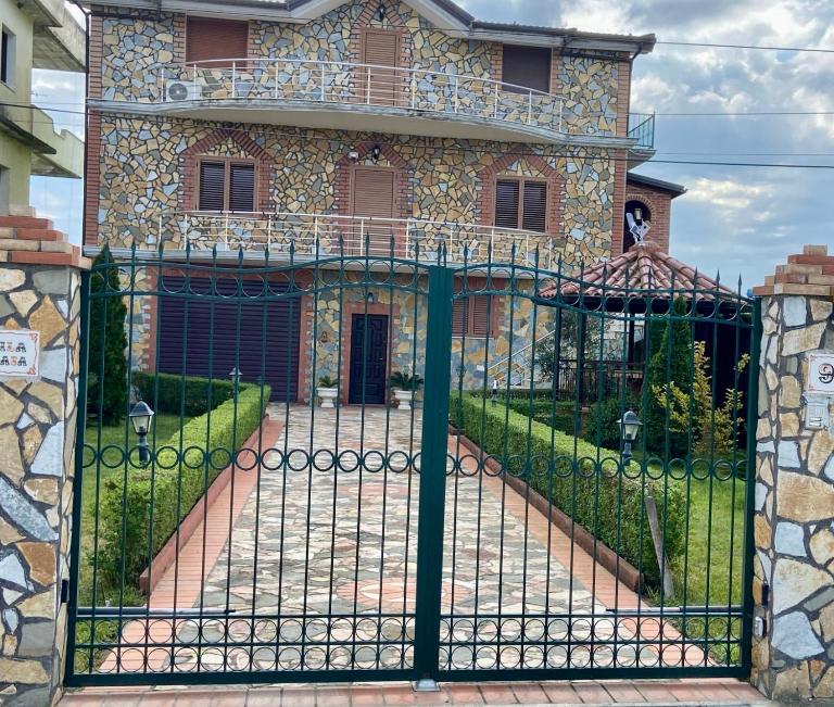 VilaHasa - B&B Tërbuf