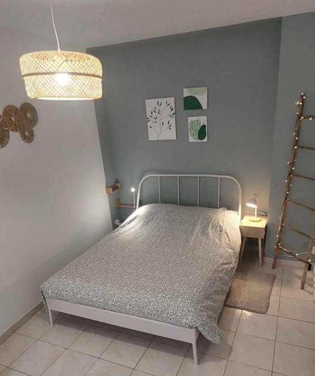 A l'aube des bains appartement T3, pmr, avec wifi,terrasse et parking - Chambres d'hôtes Lamalou-les-Bains