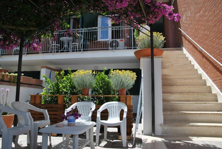 La Bouganville a 200 m dal mare - B&B Sperlonga