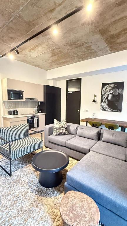 The Henlee Apartment Sandton, Walk to Sandton City - Bed and Breakfast Johannesburg