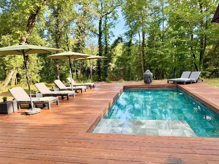 Villa with pool, petanque, large green space - B&B Roquefort-les-Pins