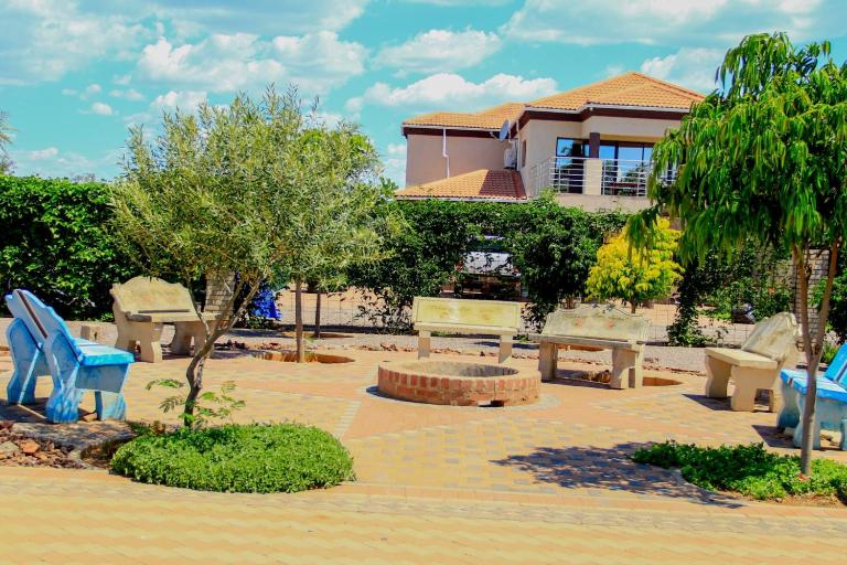 Tlokweng Rose Garden Guesthouse - B&B Gaborone