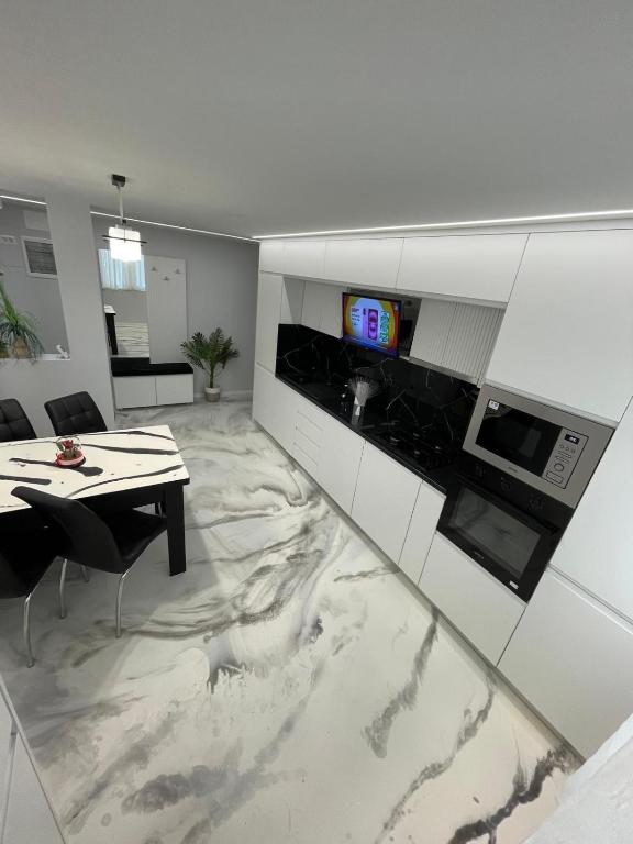 Apartament Centru Comanesti - B&B Comăneşti