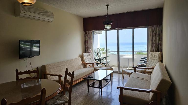 STAY Sea Gate Apartment - Ferienwohnung Larnaka