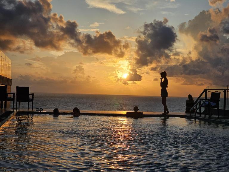 Ocean Breeze Sea View Luxury Apartments - Chambres d'hôtes Negombo