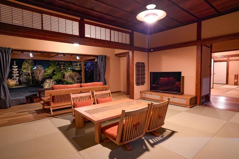 旧邸貸別荘 南壽庵 - B&B Tateyama