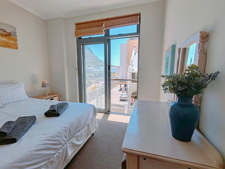 The Waves Empire Apartment - B&B Muizenberg