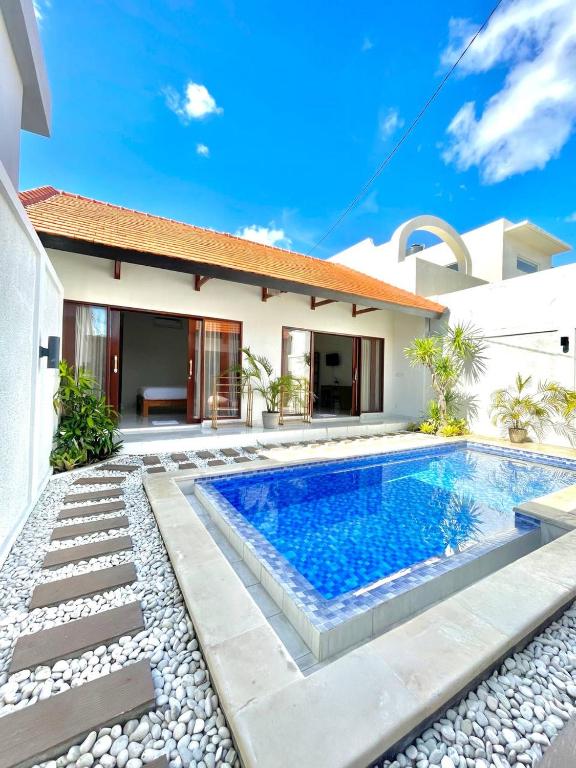 Best Location! 2BR Canggu Villa, 5 Mins to Beach & Hotspots - Chambres d'hôtes Canggu