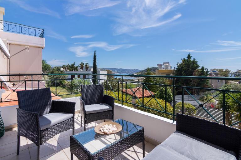 Sea View Balcony Modern Apartment - B&B Anavyssos