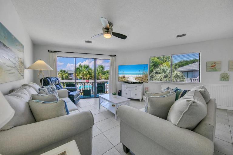Crystal Village II Unit 10B- close to beach and pool! - B&B Destin