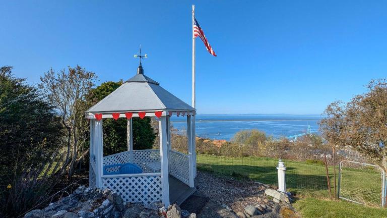 PA Crows Nest Cottage - Bed and Breakfast Port Angeles
