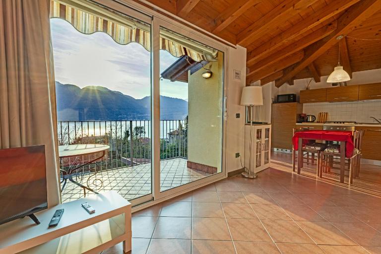 Mansarda Luce di lago - B&B Lierna