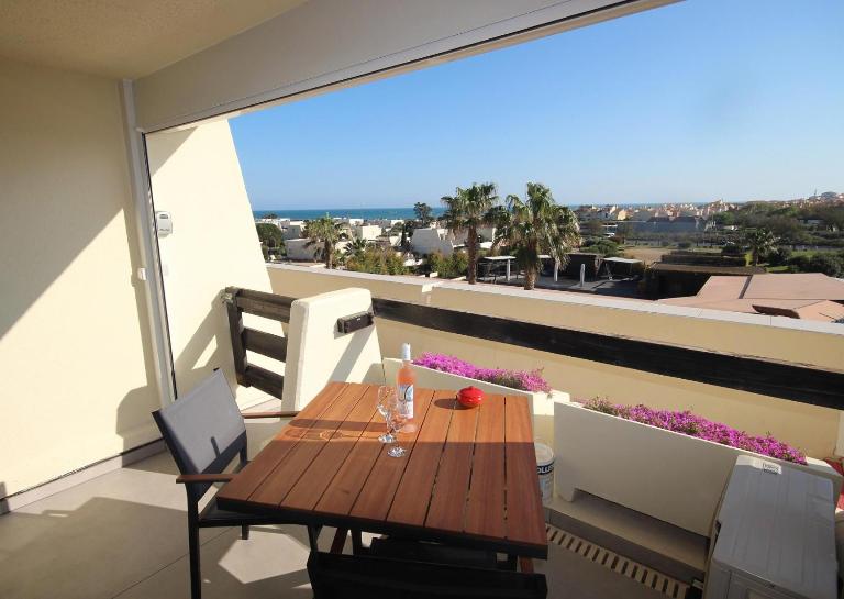 Coursive Port Nature 4, Vue Mer, Face au Waiki - Village Naturiste Cap D'Agde - B&B Le Cap d'Agde