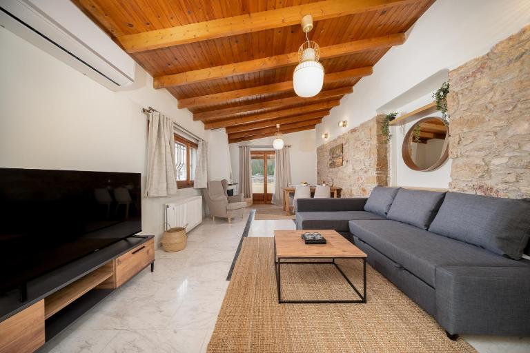 Elida Inn Near ATH Airport - B&B Markópoulo