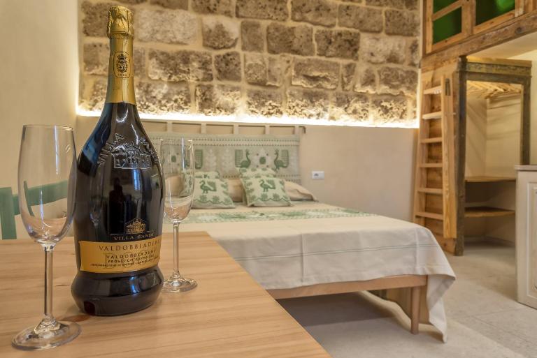 Suite Zaccaria:Exclusive Suite w/ private entrance - Bed and Breakfast Alghero