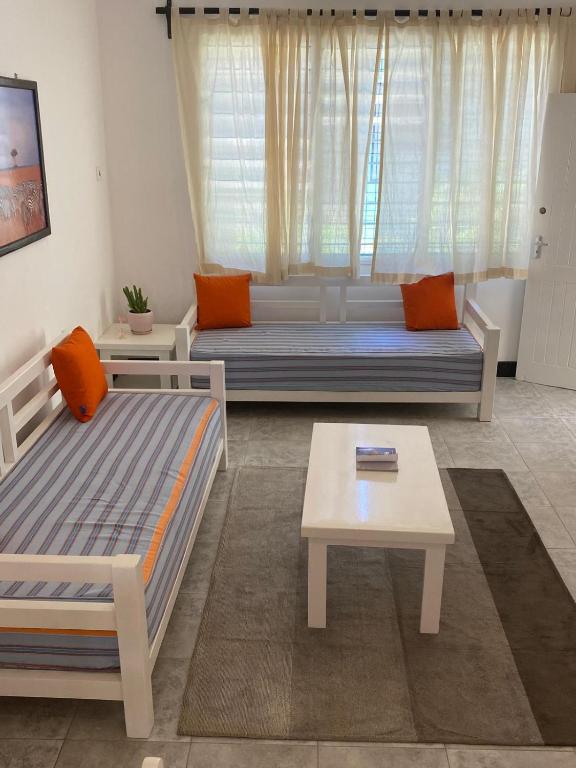 Executive La Casa Di Nico 2 Bedroom Hse 2 - Bed and Breakfast Mombassa