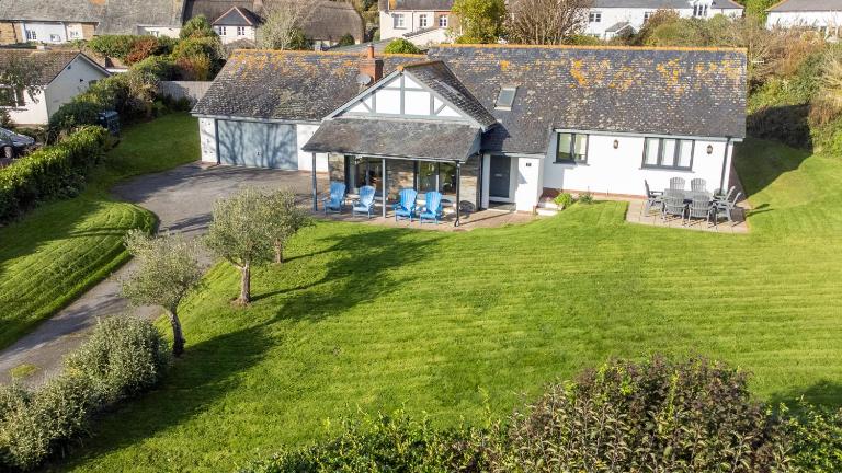 Family-Friendly Bungalow Near Thurlestone Beach - Bed and Breakfast Thurlestone