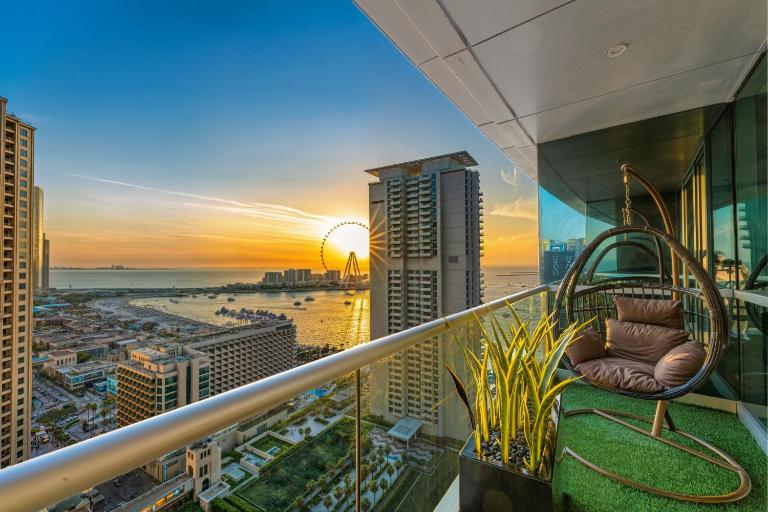 JBR Luxe Seaviews w/ Alfa Gaming Set: Pool & Gym - B&B Dubai