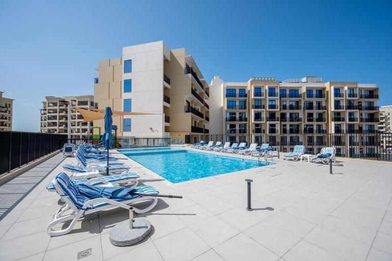 Private Beach 1BR-Yacht Club-Work Space-Pool-Gym - Bed and Breakfast Ras Al Khaimah