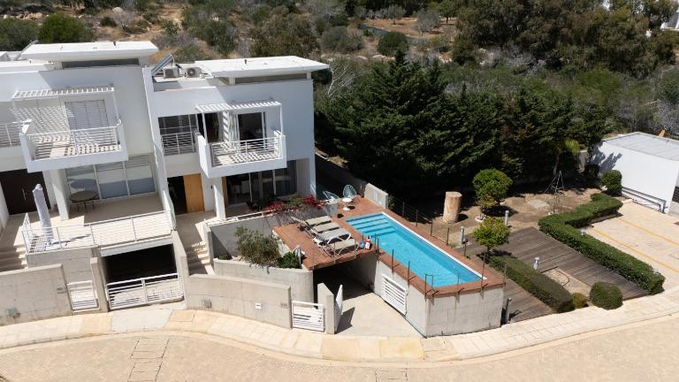 Wealthystays Niceday Hill Villa - Chambres d'hôtes Protaras