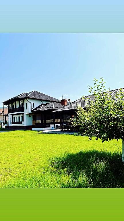 Pensiunea La Conac - B&B Stănești