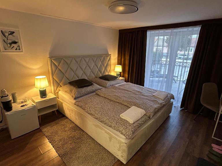 Apartments ZARA-Premium Only Room - B&B Štúrovo