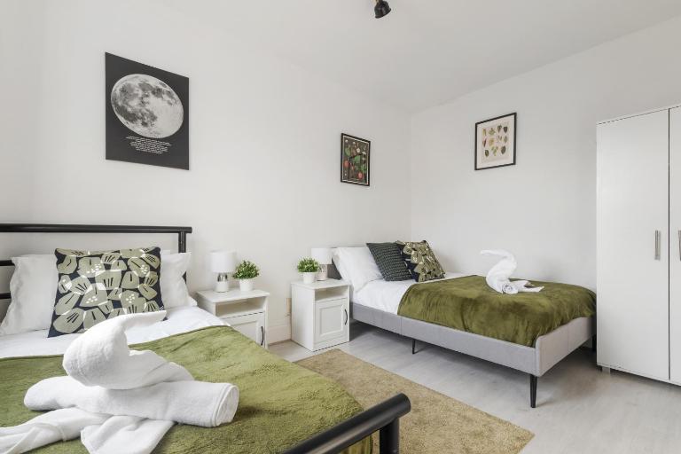 Wembley Royal Residence - Free Parking - B&B Londra