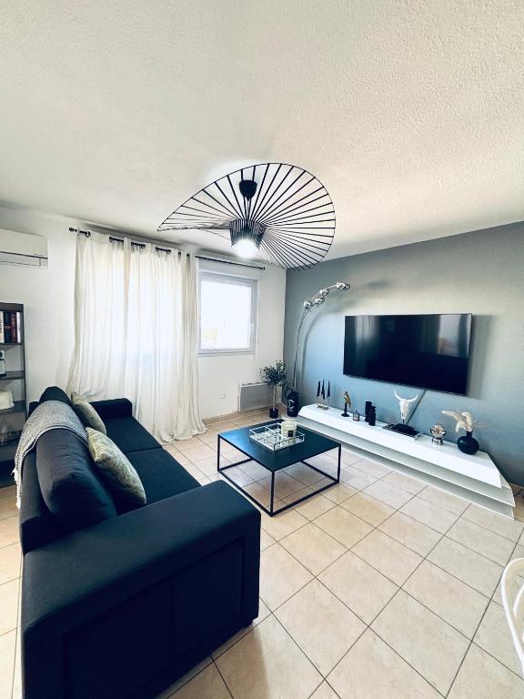 Le Nicol's-PISCINE-PARKING-WIFi-Clim - B&B Béziers