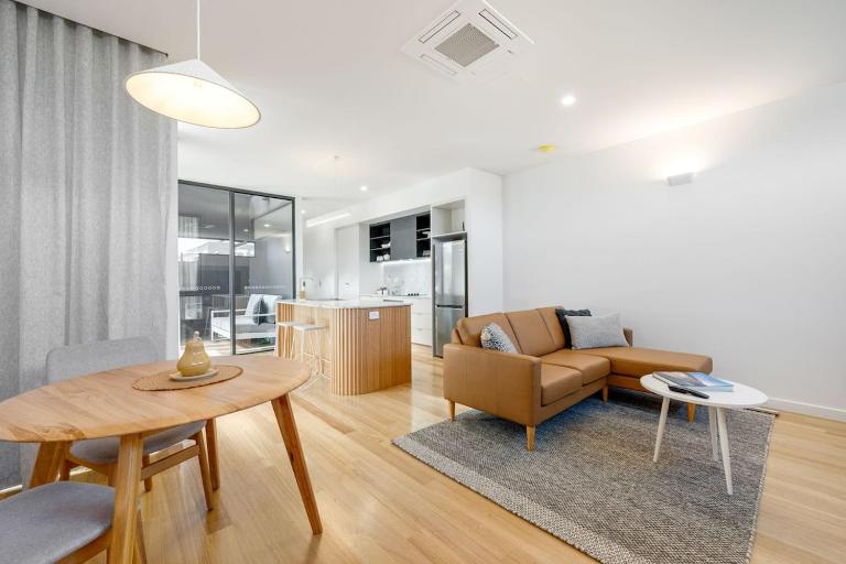 Pod Three - Luxurious 1 King Bedroom - Bed and Breakfast Mount Gambier