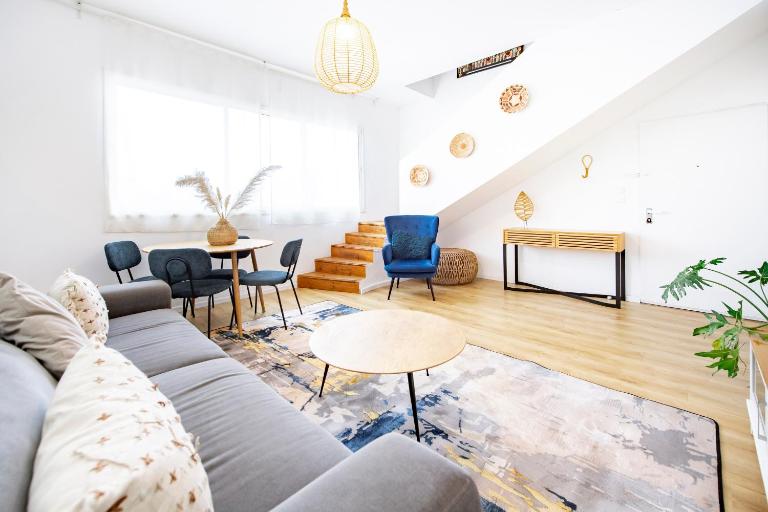 Amazing spacious Duplex with balcony and MAMAD - Ferienwohnung Tel Aviv