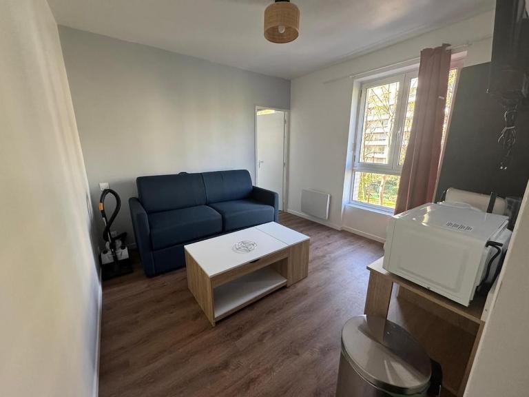studio neuf Palais des Congrès Porte Maillot 20 - Bed and Breakfast Levallois-Perret