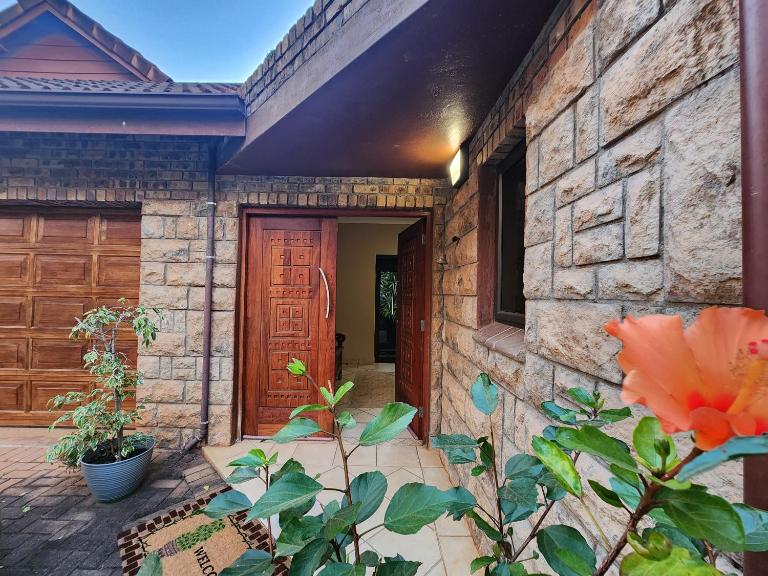 Golf Estate Home - Villa Alegre - Chambres d'hôtes White River