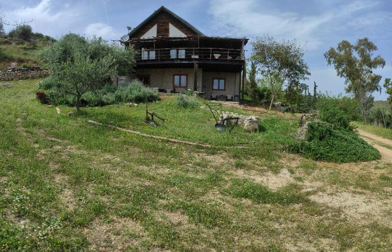 Lori's country home - B&B Lefkakia