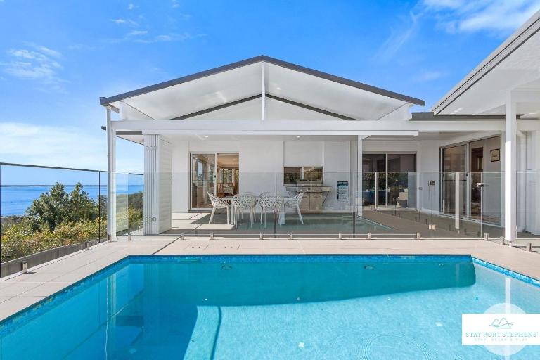 Vista Port Stephens - Luxurious Coastal Retreat - B&B Carlotta